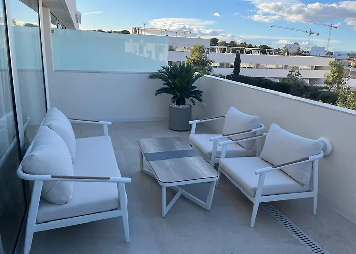 Residencial Mirasal Apartment